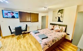 One Bed Apartment In Camden London
